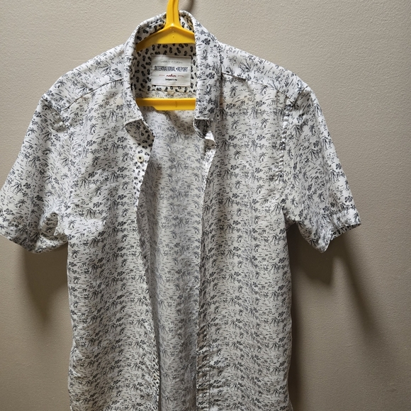 Report Blue And White Sylish Casual Button Down Shirt With Palm Trees. - Picture 8 of 9